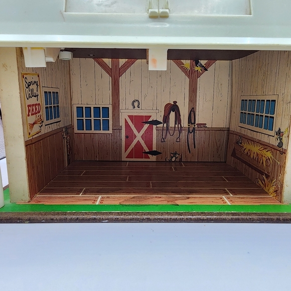 Vintage 1967 Fisher Price Family Play Farm Barn - Moooos - see condition - Picture 8 of 9